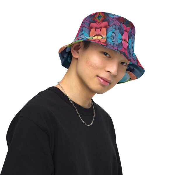Reversible Feathers bucket hat
